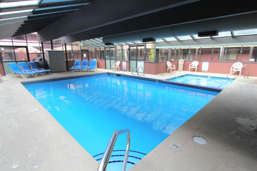 Park Regency Park City pool - Mountain Condo Rentals